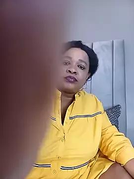 BUSTY_QUEEN_BBW from StripChat is Freechat