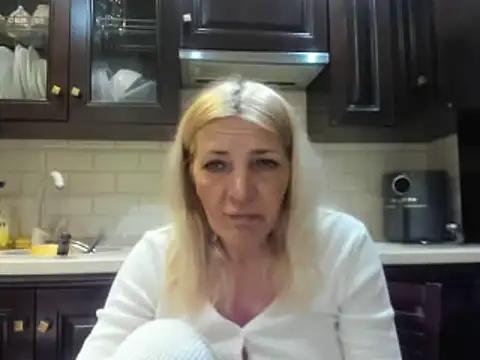 ButterflyBlondie from StripChat