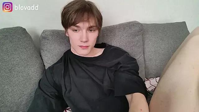 callmenineoneseven from StripChat