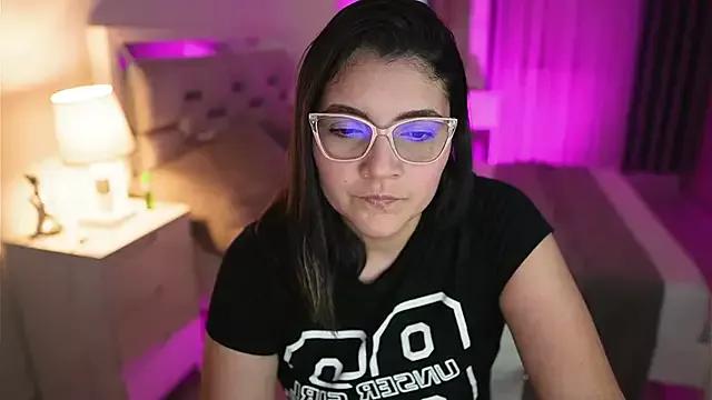 Camilaa_bueno webcams show profile image 