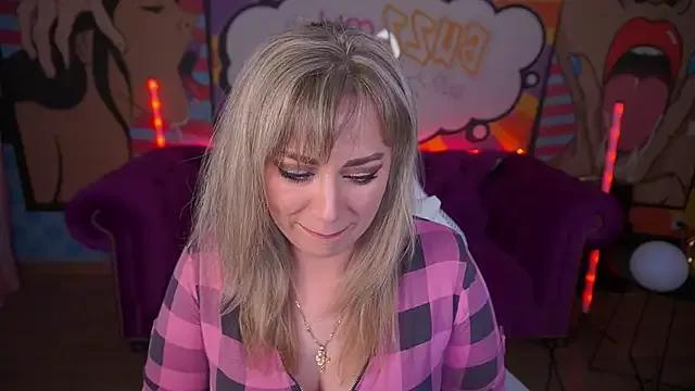 Photos of CandyLadyyy from StripChat is Freechat