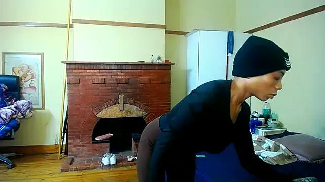 CaramelDelux27 from StripChat