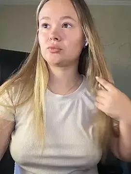 CaramelleSugar_ from StripChat is Freechat
