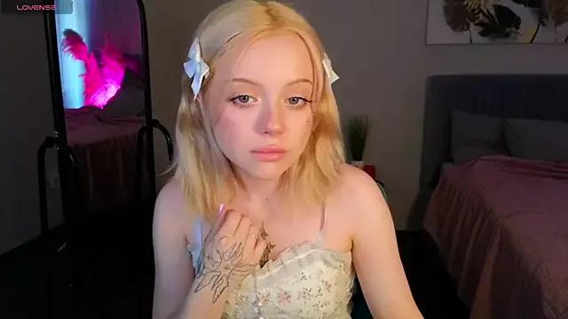 Cassie_Cupid from StripChat