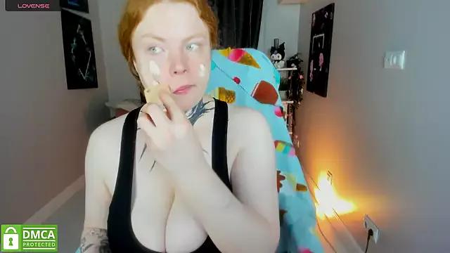 Cassie_xKiss from StripChat