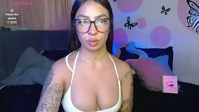 Cata_cortes from StripChat