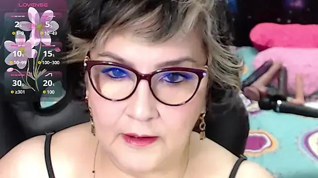 cataleya_mom from StripChat