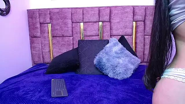 CATHERINE_HORNY from StripChat is Freechat