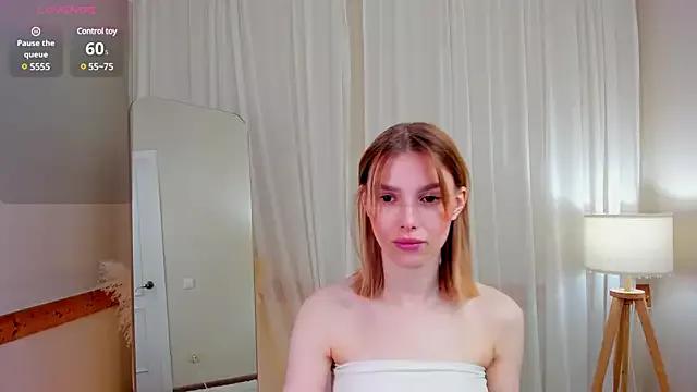 CatherineZetaJoys from StripChat is Freechat