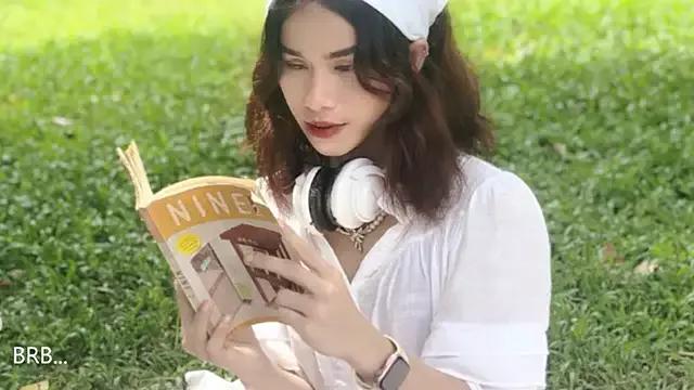 chakababe from StripChat is Freechat
