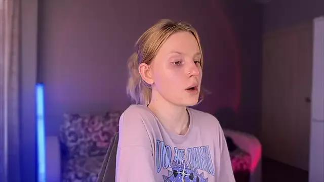Chanel_Gill from StripChat is Freechat