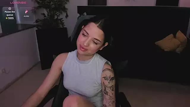 Girls: try live performances with matured performers, from dancing to quirks, in a variety of beautiful sex cams.