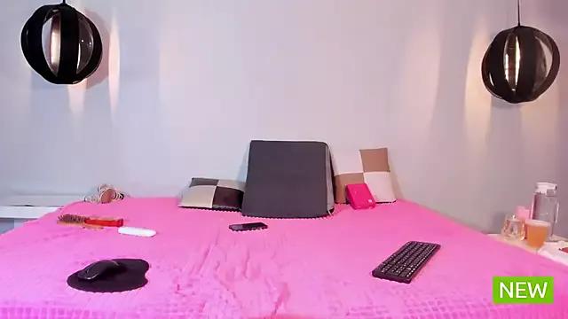 Photos of CharlotteLauren from StripChat is Freechat