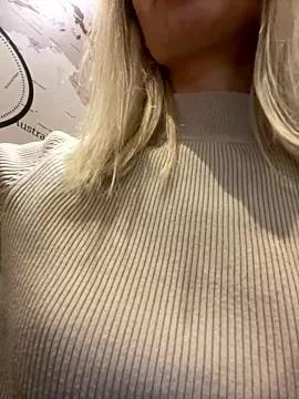 Charming_Ritta from StripChat