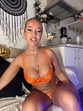 CheekyChels from StripChat