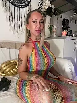 CheekyChels from StripChat