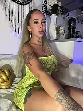CheekyChels from StripChat