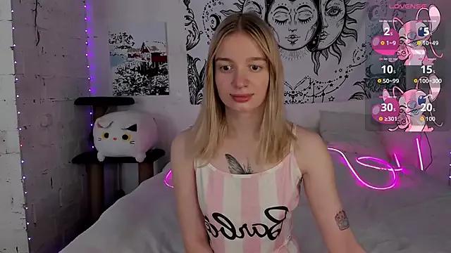 Cherry_yam from StripChat is Freechat