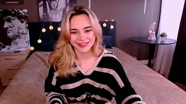 Photos of Chloe_Ravens from StripChat is Private
