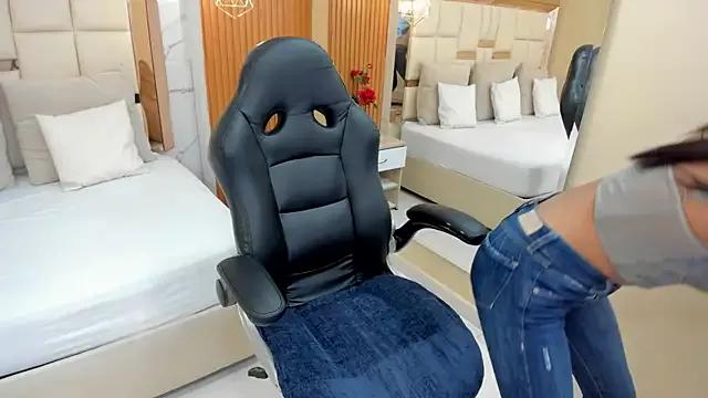 chloe_walkeer from StripChat is Freechat