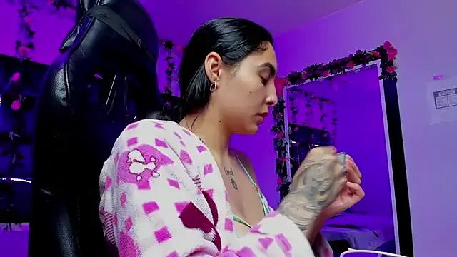 Girls: try live performances with matured performers, from dancing to quirks, in a variety of beautiful sex cams.