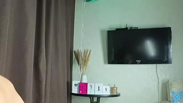 chloemilka from StripChat is Freechat
