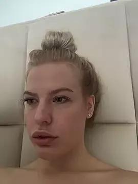 Chloemillerrxx from StripChat is Freechat
