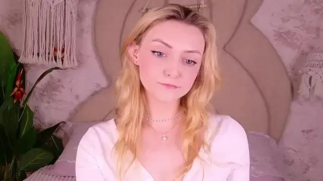 CindyFors from StripChat is Freechat