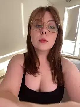 cinnabon_ from StripChat
