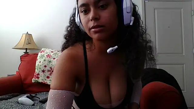 cinnaminnie from StripChat
