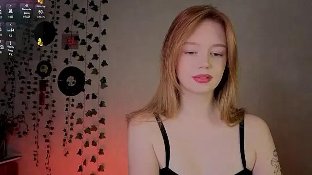 Ckarollina from StripChat is Freechat
