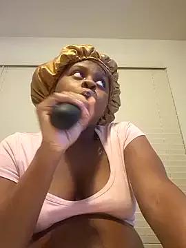 CocoaDoll22 from StripChat is Freechat