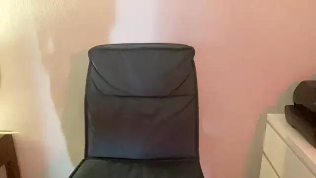 coulds_with_me from StripChat is Freechat