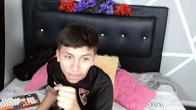 COZY7COUPLE from StripChat is Freechat