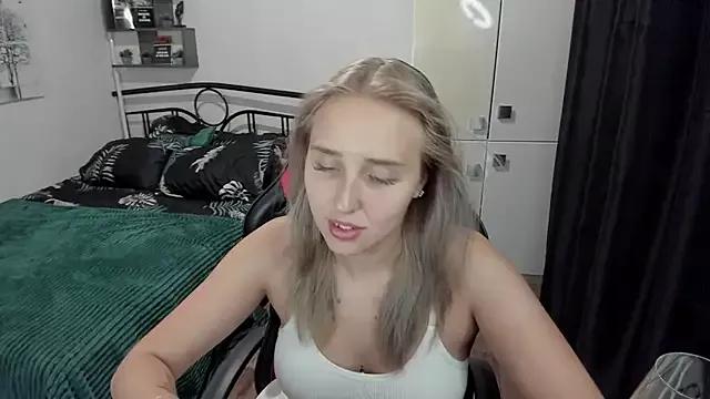 CrazyBitchInLace from StripChat is Freechat