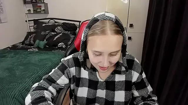 CrazyBitchInLace from StripChat is Freechat