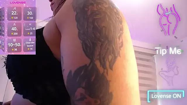 Cristal_Velle from StripChat is Freechat