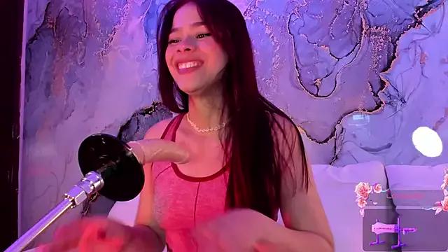 cristalgirlcute from StripChat is Freechat