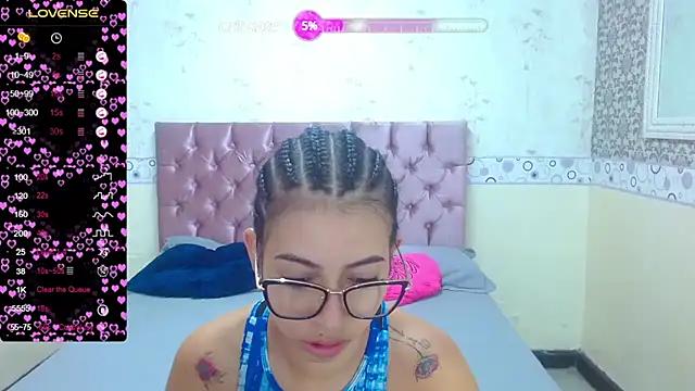 Girls: try live performances with matured performers, from dancing to quirks, in a variety of beautiful sex cams.