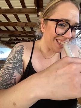 cumming_atyou from StripChat