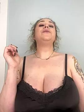 cumming_atyou from StripChat