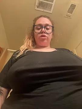 cumming_atyou from StripChat