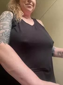 cumming_atyou from StripChat