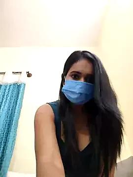 Curvyqueenz from StripChat is Freechat
