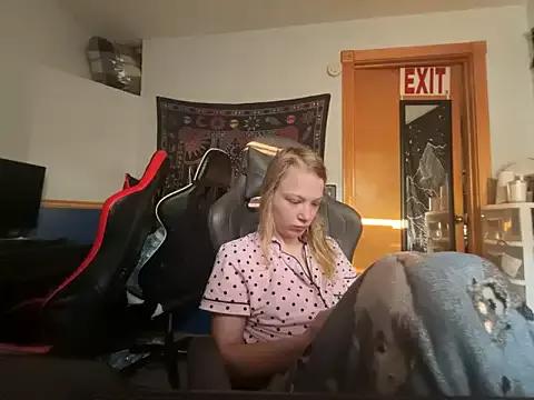 Daddyssllut from StripChat