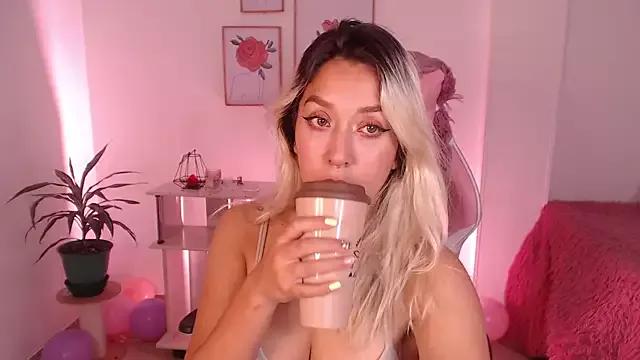 Dahlia__espresso from StripChat is Freechat