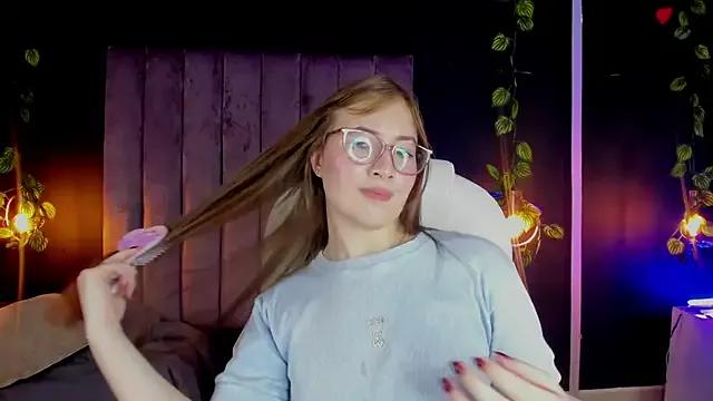 Dahlia_Rousse from StripChat is Freechat