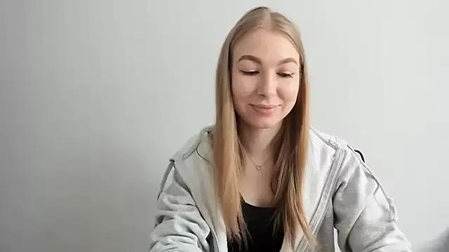 Dana_flowers from StripChat