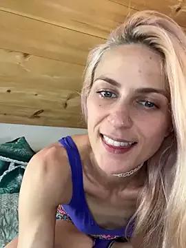 DanaeJustine from StripChat