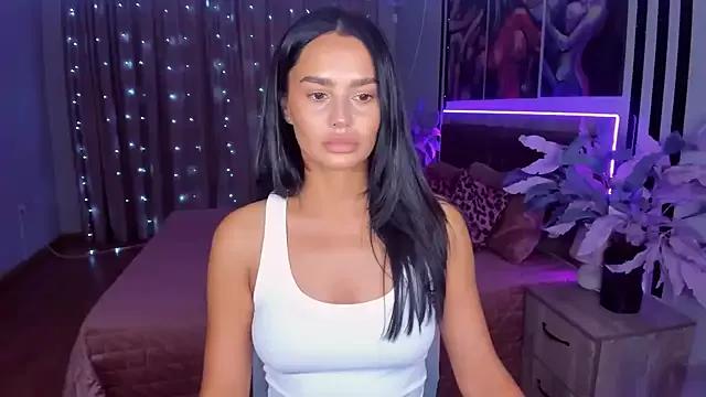 DanaSincere from StripChat is Freechat